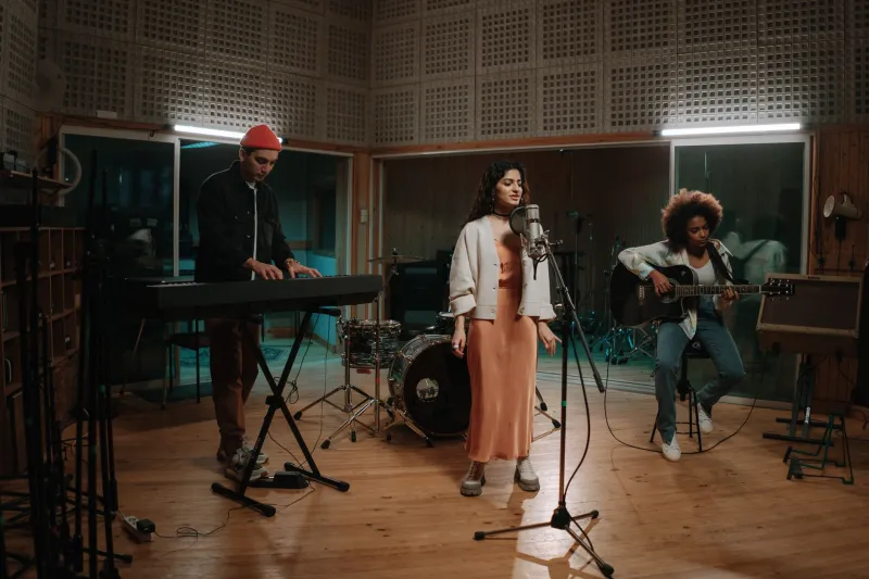 No Label, No Rules: The Artists Blowing Up Genre Walls in 2024
